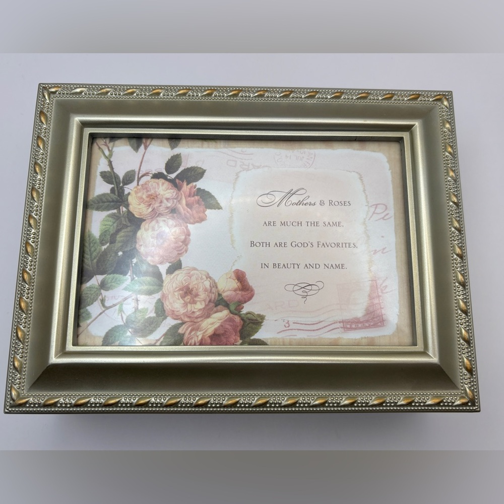 Beautiful Mother-themed Jewelry/Music Box with Swappable Picture Frame - Picture 13 of 13
